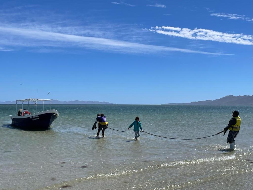 Hotel-Tours And Sport Fishing Vista Mag-Bay Puerto San Carlos Buitenkant foto